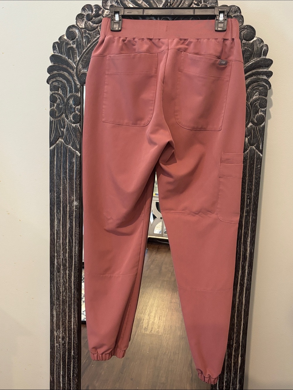 Figs Scrubs Set - Picture 5 of 6